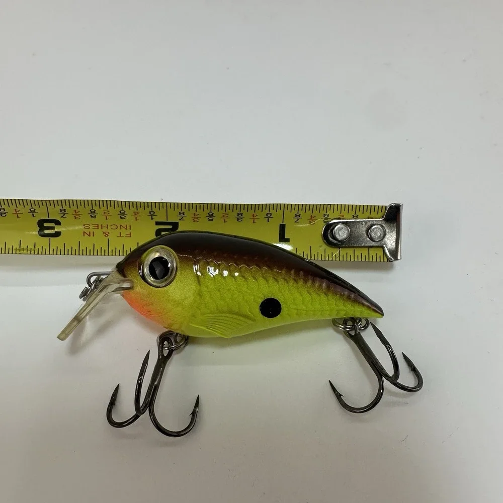 Bomber Fat Free Shad Crankbait Chartreuse Black Spot Bass Fishing Lure